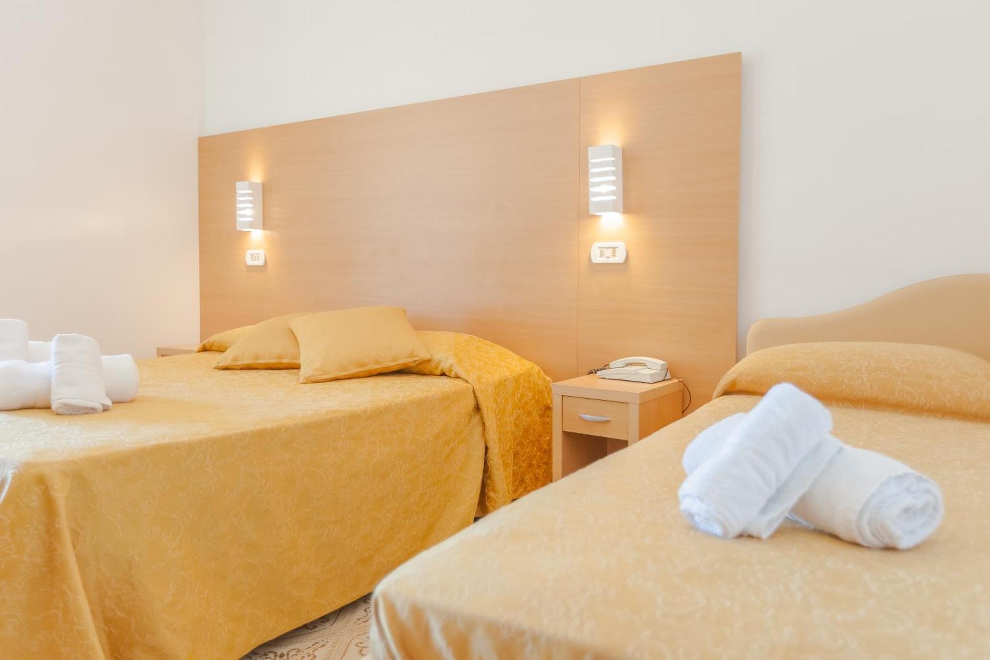ריצ'יונה Hotel Patrizia מראה חיצוני תמונה