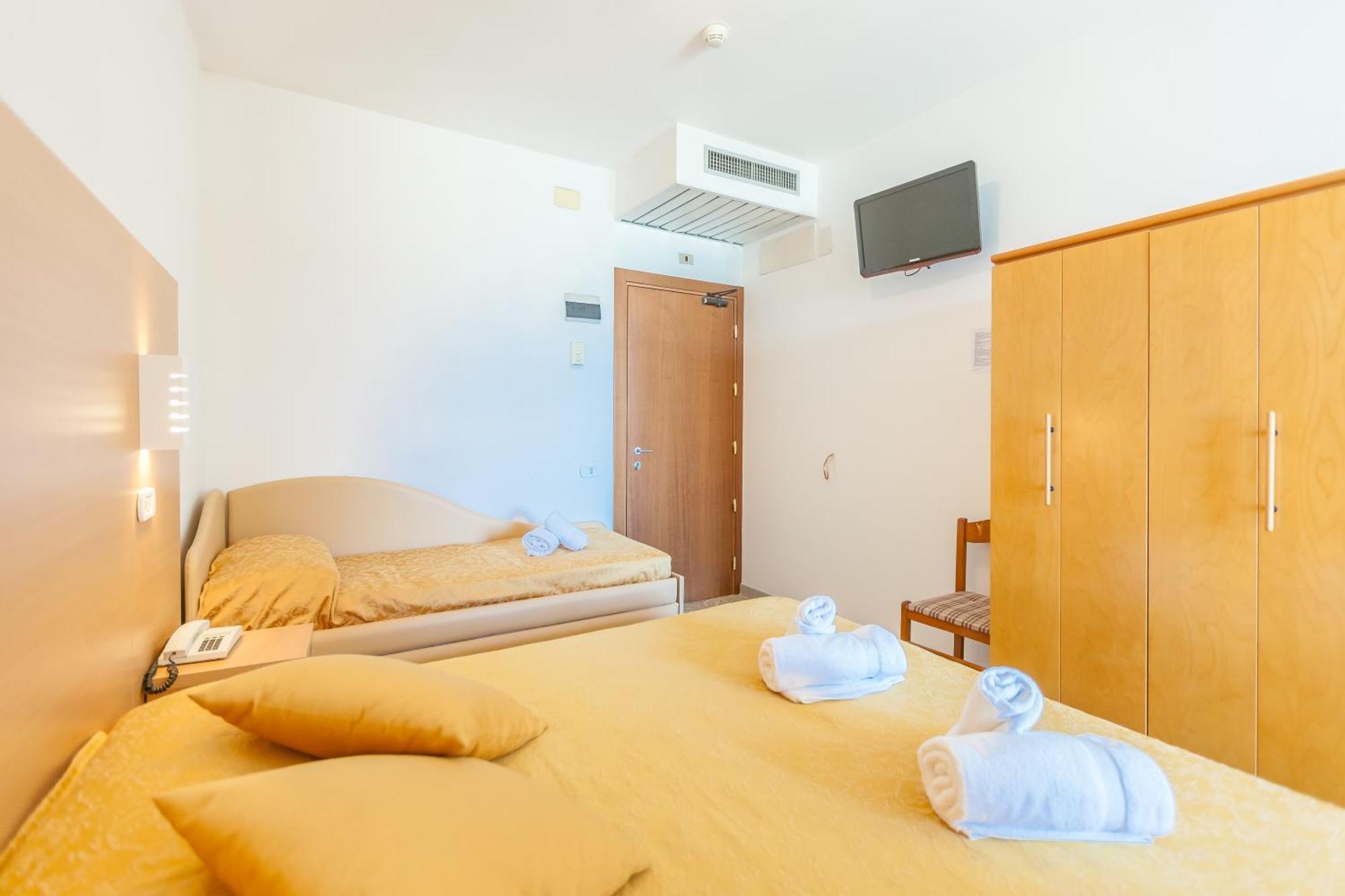 ריצ'יונה Hotel Patrizia מראה חיצוני תמונה