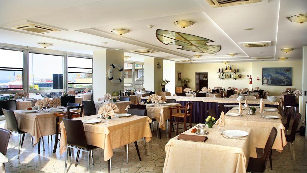 ריצ'יונה Hotel Patrizia מראה חיצוני תמונה