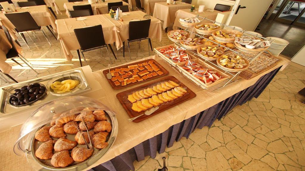 ריצ'יונה Hotel Patrizia מראה חיצוני תמונה